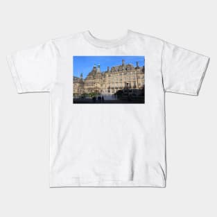 Sheffield Peace Gardens Town Hall Geyser Water Fountain Photograph Kids T-Shirt